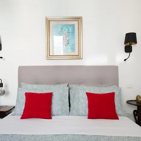 La Stella By Hostand